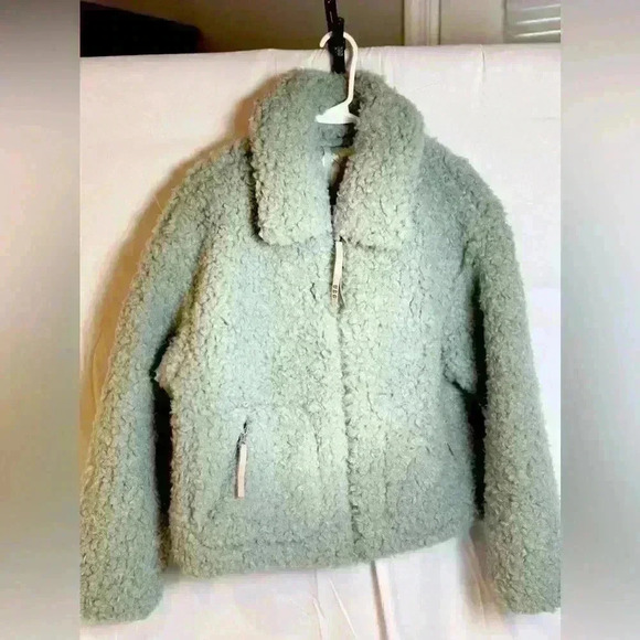 NWT! UGG WOMEN'S MAEVE SHERPA JACKET IN SIDEWALK COLOR L - Picture 2 of 16
